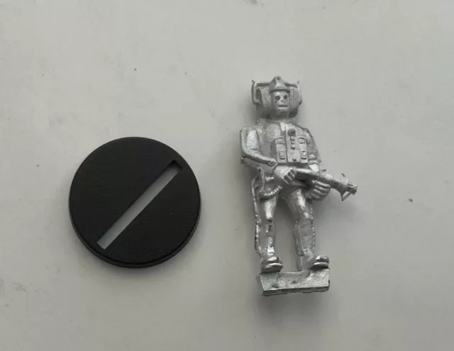 Doctor Dr Who Harlequin Miniatures Cyberman From Invasion DW206