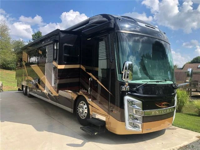 Entegra Anthem 44F BLACK/BEIGE with 54,500 Miles, for sale! Entegra Anthem 44F BLACK/BEIGE with 54,500 Miles, for sale!