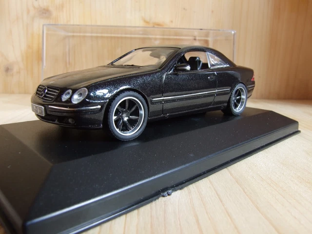 Modellino Kinsmart Mercedes-Benz CL 500 – Scala 1:38, Colore Borgogna, Diecast, BBKT5043DBG