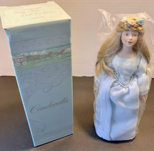 1984 Avon Fairy Tale Collection Cinderella 9" Porcelain Doll & Stand ds1437