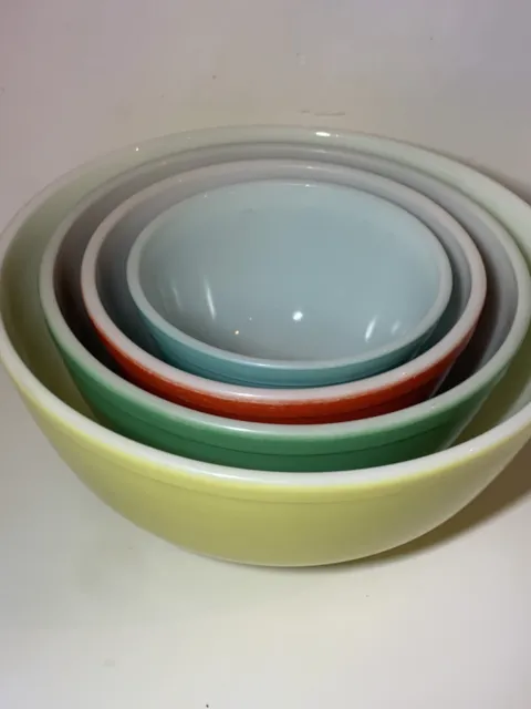 Vintage Pyrex Nesting Mixing Bowls  Complete Set of 4 Primary Colors