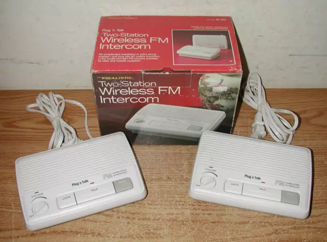 Vintage Realistic Two-Station Plug 'N Talk Wireless Fm Intercom 43-204 With Box