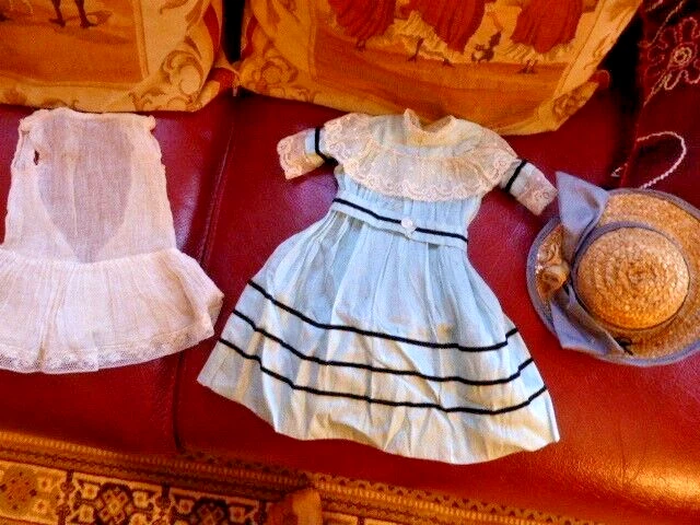 Robe Pour Grande Poupée Ancienne - Jolie Tenue Vintage - Occasion