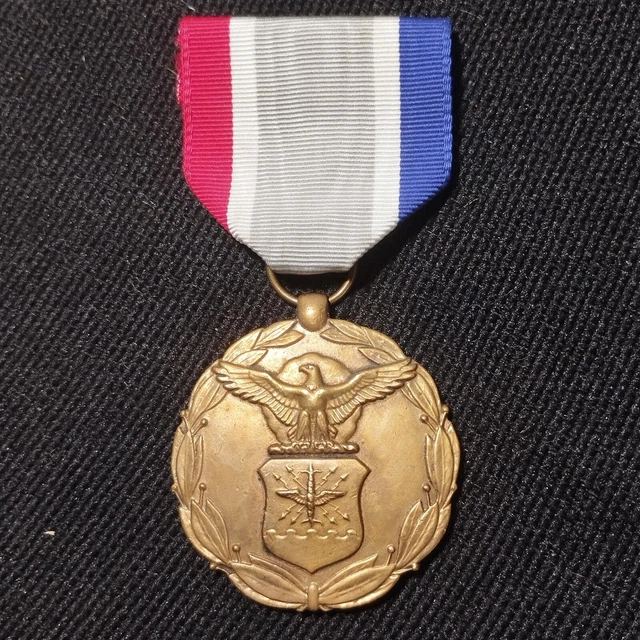 Simon 'Ghost' Riley Médaille Militaire Américaine – Réplique Détaillée