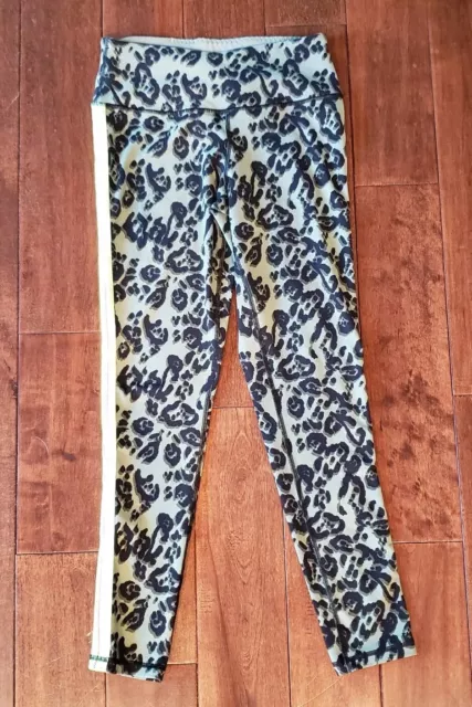 Victoria's Secret Sport Women's Green Cheetah Knockout Athletic Leggings Medium