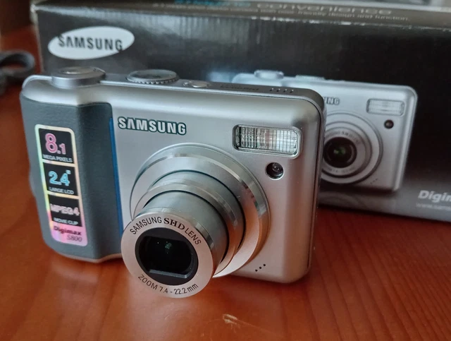 SAMSUNG DIGIMAX S800 Silver Compact Digital Camera with