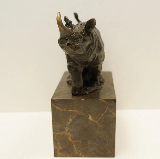 Estatua Rinoceronte Fauna Art Deco Estilo Art Nouveau Estilo Bronce sólido Firma 3