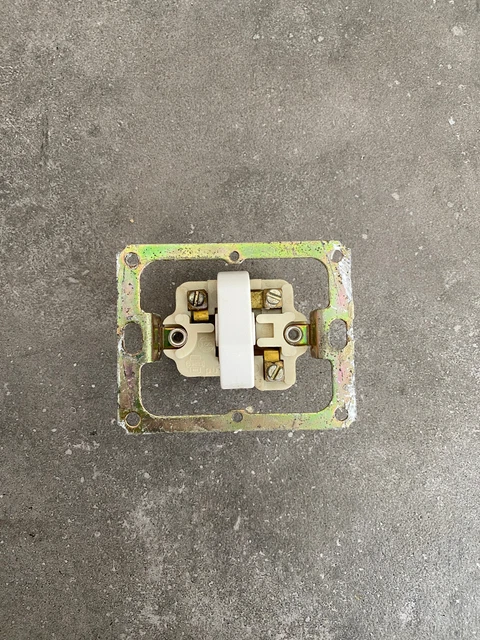 Interrupteur Vintage LEGRAND CHAMBORD En Laiton Brillant – Modèle Simple Allumage