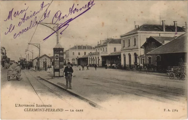 CPA Clermont Ferrand la gare (1238420)