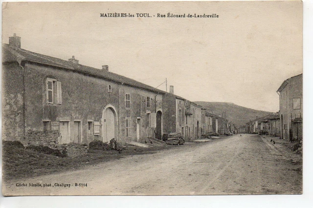 MAIZIERES LES TOUL - Meurthe et Moselle - CPA 54 - Rue Edouard de Landreville
