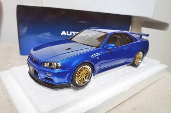 AUTOART NISSAN SKYLINE GT-R (R34) V-spec II - Sparkling Silver (77332
