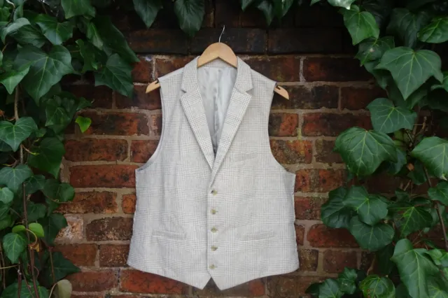 *Moss Bros* Contemporary Wool Mix Tweed Collared Waistcoat Slim Fit 46R