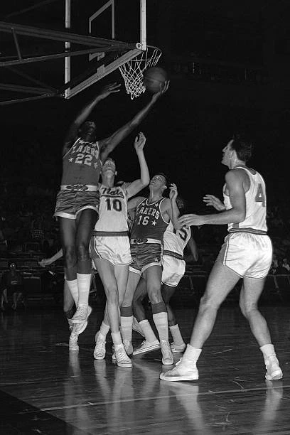 ELGIN BAYLOR OF The Los Angeles Lakers Shoots 1960S Old Basketball