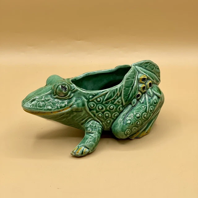 MCCOY USA FROG Planter Green Leaves Berries 8” X 4-1/2” Vintage * $29.