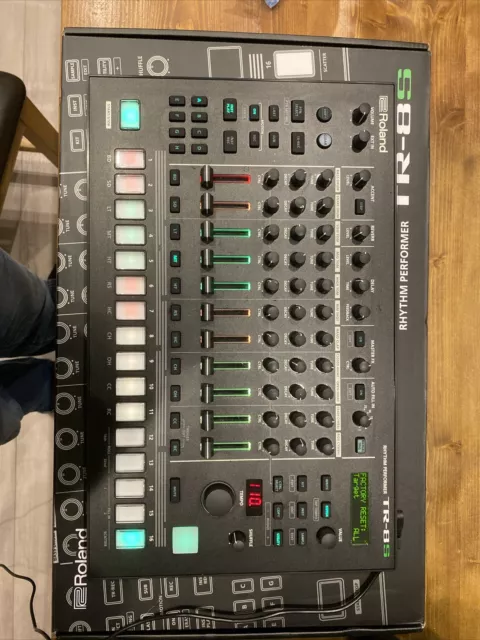 Roland TR8S TableTop Synthesizer Drum Machine - Black