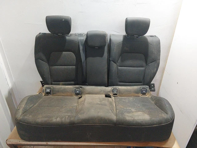 Banquette Arrière Noire Pour Renault Clio 3 Phase 1 - Occasion - Kilométrage 193928 Km