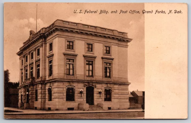 Grand Forks North Dakota~US Federal Bldg & US Post Office~1908 B&W Postcard
