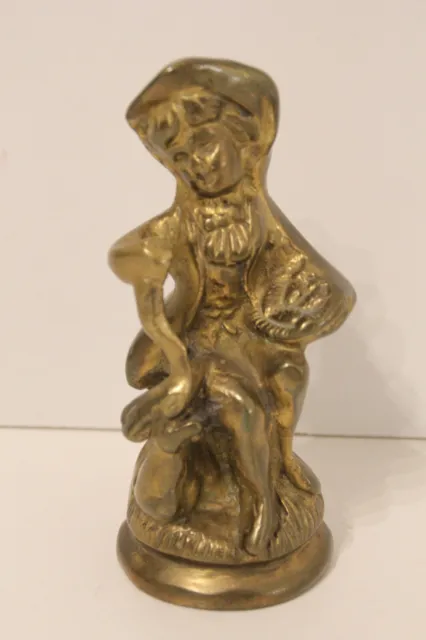 statuette personnage avec une oie bronze