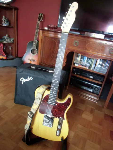 Gitarre Modell Tele mit original Fender Gitarrengurt E-Gitarre