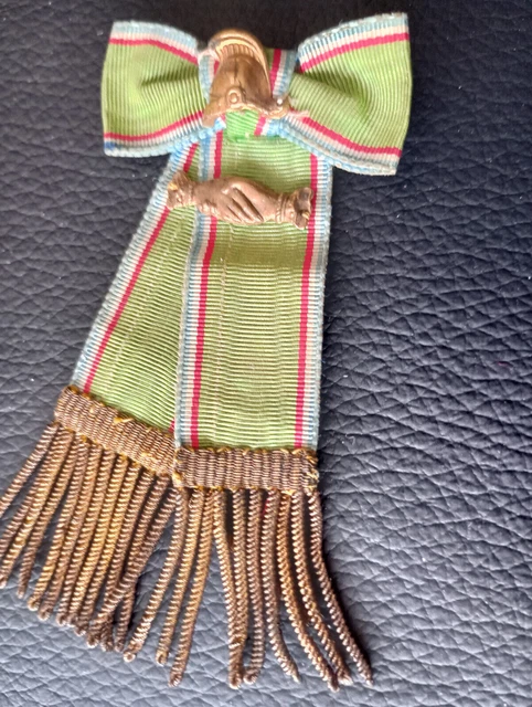 Insigne Boutonnière Société de Secours Mutuels des