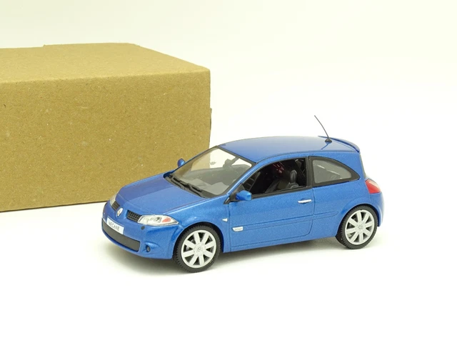 Miniature Renault Clio OM Olympique Marseille 2004 - Universal Hobbies 1/43 (sans Boîte)