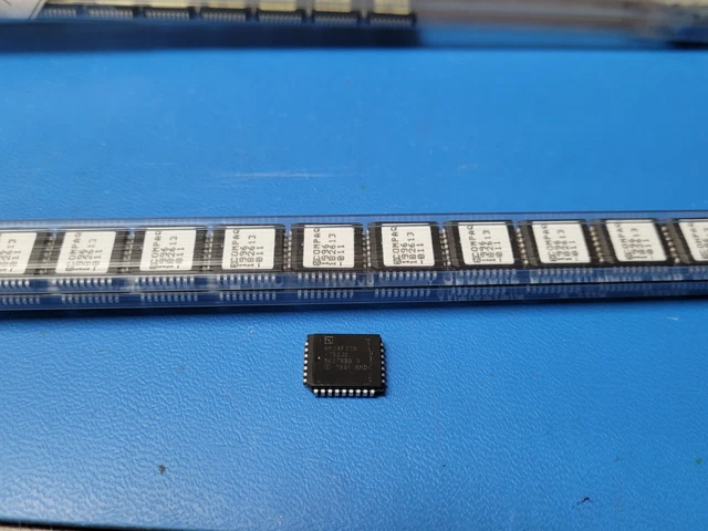 (2 PCS) AM28F010-150JC AMD Flash, 128KX8, 150ns, PLCC32