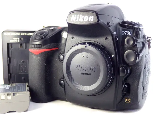 Nikon D700 12.1MP Digital SLR Camera Body Used from Japan FX Full Frame w/o Lens