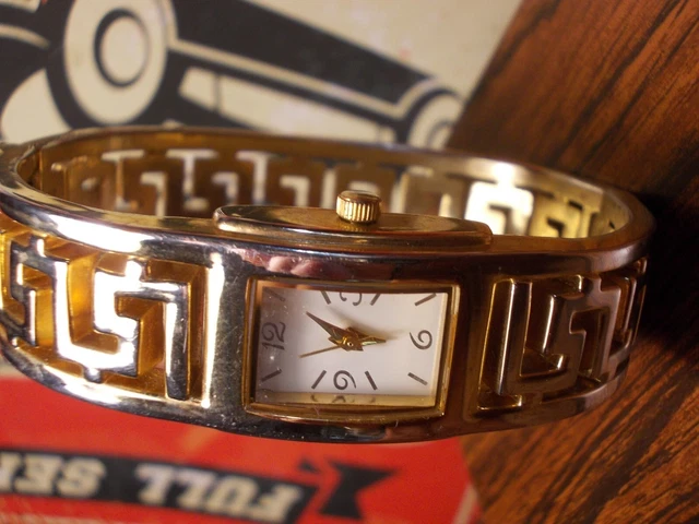 Montre femme bracelet rigide deals