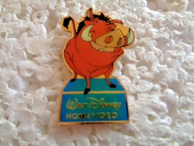 Disney Film the Lion King Pumba the wart hog metal lapel pin