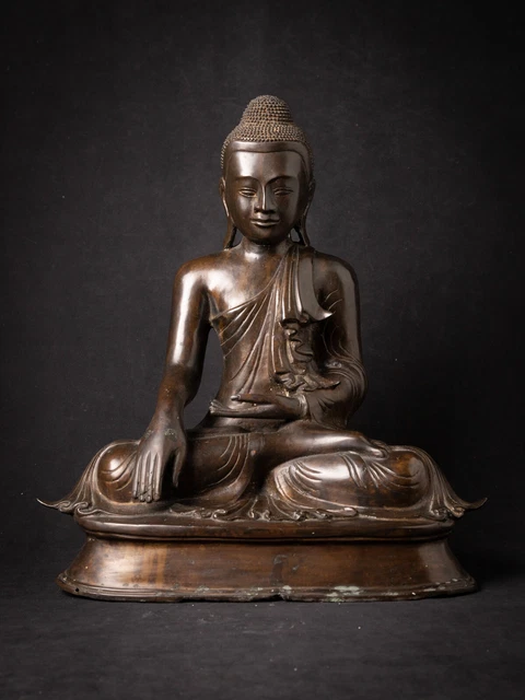 Old bronze Burmese Mandalay Buddha from Burma, Middle 20th century