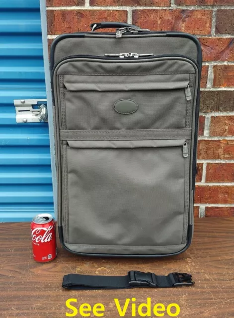 Kirkland Signature Duramax 22" Upright Carry On Expandable Wheeled Suitcase