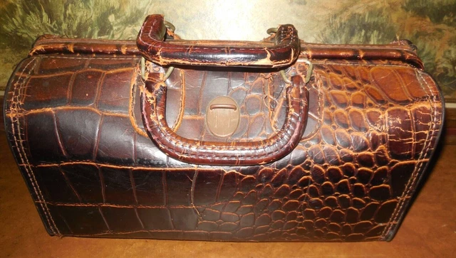 19th century leather and brass Gladstone bag - needs TLC