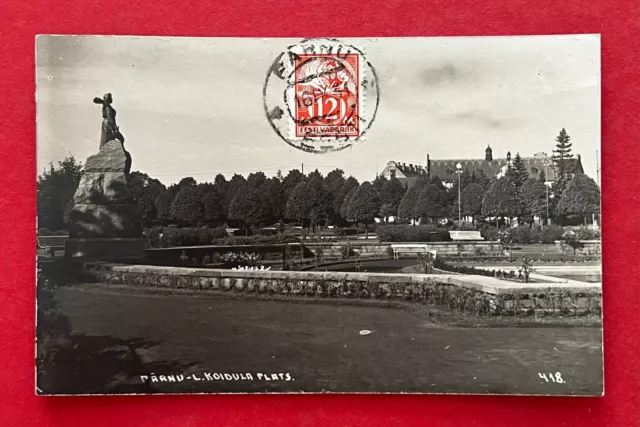 Foto AK PÄRNU in Estland 1931 Park mit Denkmal    ( 125575