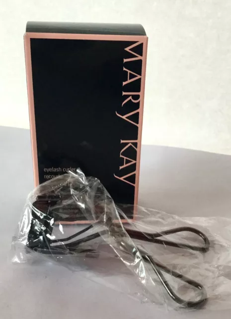 https://www.picclickimg.com/S5MAAOSw-iFjLIVM/NEW-MARY-KAY-EYELASH-CURLER-2-SILICONE-PAD.webp