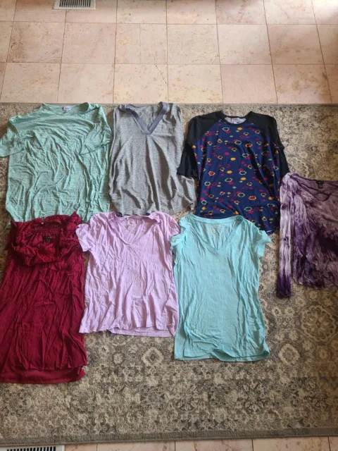Mixed Lot of 7 Womens Clothes size Medium. LuLaRoe, Loft, Rue 21, Mossimo,