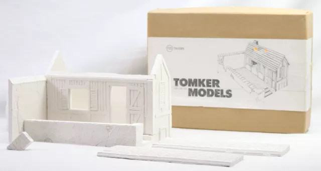 Tomker Models - T20 - 1/35 TAVERN -  plaster kit of a 19th/20th Century Tavern