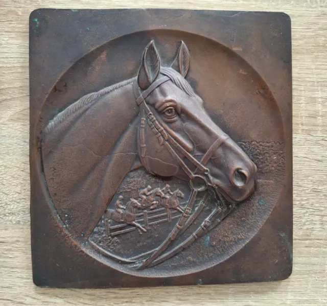 Antica scultura cavallo placca bronzo cavalli salto ostacoli vintage equitazione