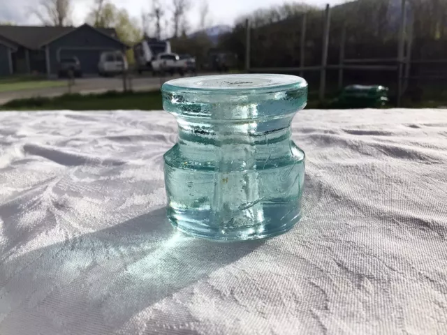 Pretty! Unique…No Embossing Cd-1087 Glass Spool Insulator…Look