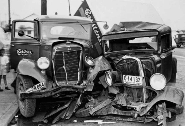 Antique Car Wreck Photo 144b Odd Strange & Bizarre 2