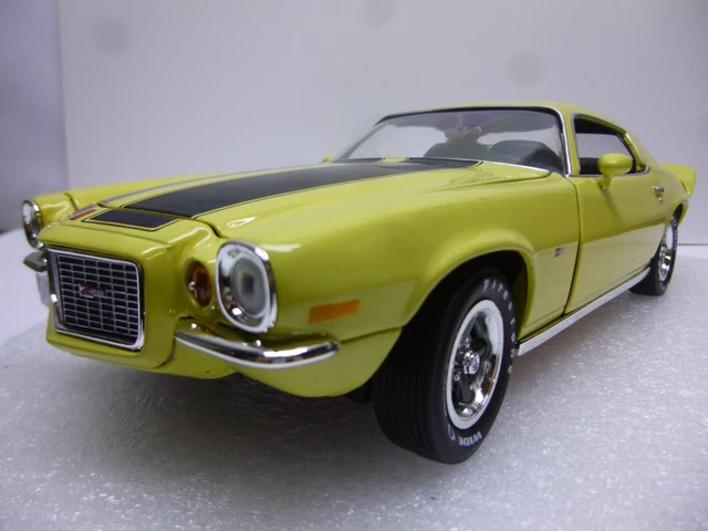 AUTO WORLD 1/18 Scale AW239/06 - 2016 Chevrolet Camaro SS - Blue EUR 147,99 - FR