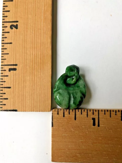 VINTAGE Pendant Green Carved Stone Bead With Link Oriental  - NEW