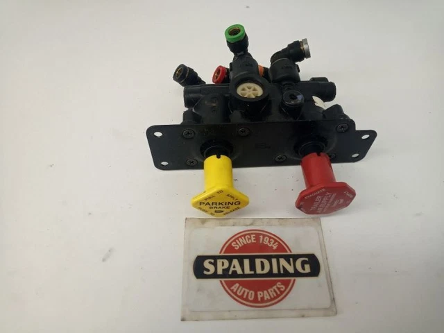 2015 Cascadia Air Park Brake Valves   (9577528