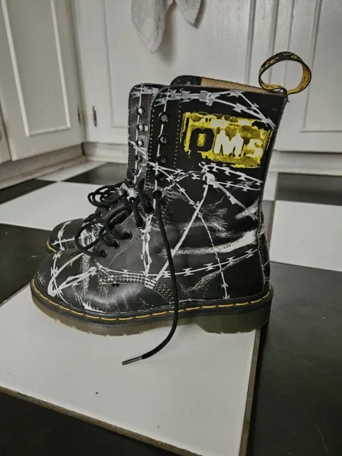 Vintage Dr doc martens boots made in england UK 6.5 Black Barbed Wire