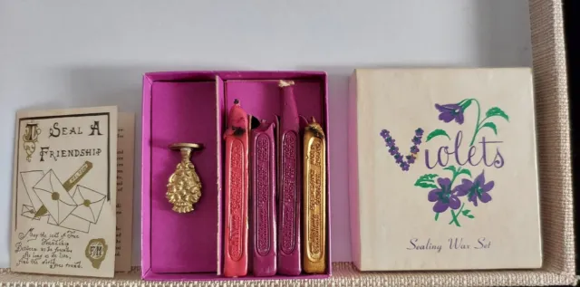 Vtg Freund-Mayer & Co Wax Sealing Kit 4 Sticks 1 Stamp Violets-GUC