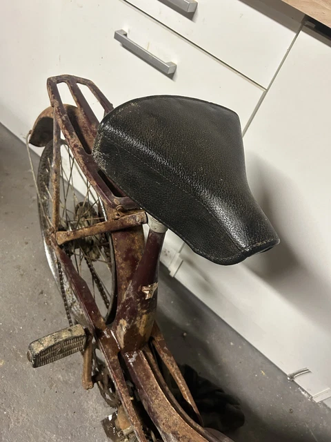 Ancienne Selle Mobylette Motobécane En Cuir Noir - À Identifier - Pièce D'origine Française