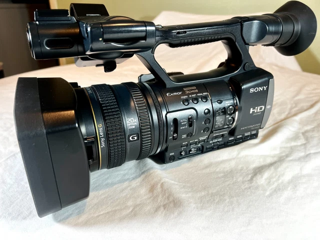 Excellent condition Sony HDR-AX2000 with Pelican Case and Wide Angle Converter