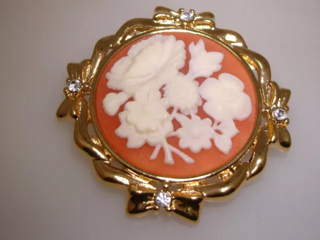 Fancy Vintage 1970'S Monet Molded Lucite Cameo & Rhinestone Pin/Brooch!
