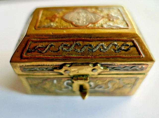 Ancienne Boite A Bijoux En Argent Laiton Cuivre Perse Orientaliste Coufique.