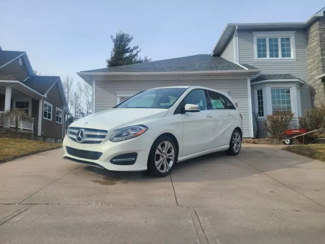 Mercedes-Benz: B250 B250 5door Hatchback 2.0L 4CYL Turbo Sports Tourer
