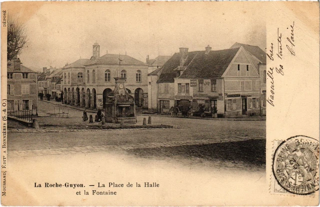 CPA La Roche-Guyon La Place de la Halle et la Fontaine FRANCE (1308000)